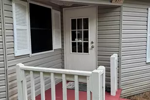 827 Squirrel Rd, Defuniak Springs, FL 32433 - Photo 1