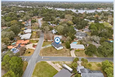 205 NW Baker Avenue, Fort Walton Beach, FL 32548 - Photo 13