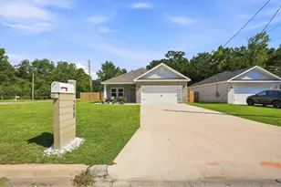 298 Park Ln, Crestview, FL 32536 - Photo 3