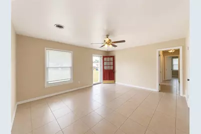 203 NW Loizos Drive, Fort Walton Beach, FL 32548 - Photo 3