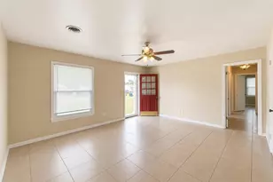 203 NW Loizos Dr, Fort Walton Beach, FL 32548 - Photo 3