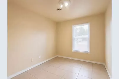 203 NW Loizos Drive, Fort Walton Beach, FL 32548 - Photo 11