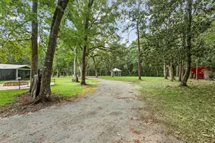 362 Red Barn Rd, Freeport, FL 32439 - Photo 7