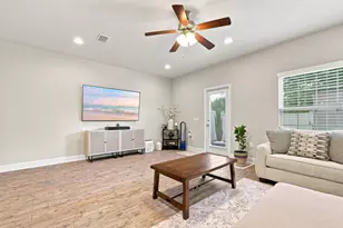8825 Brown Pelican Cir, Navarre, FL 32566 - Photo 11