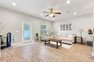 8825 Brown Pelican Cir, Navarre, FL 32566 - Photo 13