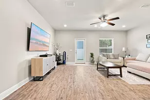 8825 Brown Pelican Cir, Navarre, FL 32566 - Photo 9