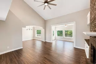 246 Hillside Dr, Niceville, FL 32578 - Photo 3