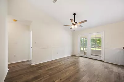 1938 Iris Lane, Navarre, FL 32566 - Photo 15
