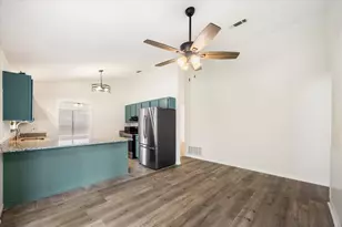 1938 Iris Ln, Navarre, FL 32566 - Photo 11