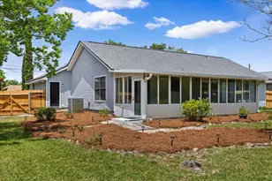 1938 Iris Ln, Navarre, FL 32566 - Photo 33