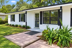 424 NE Woodrow St, Fort Walton Beach, FL 32547 - Photo 1