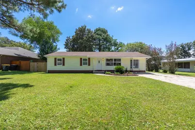 222 NW Moriarty Street, Fort Walton Beach, FL 32548 - Photo 1