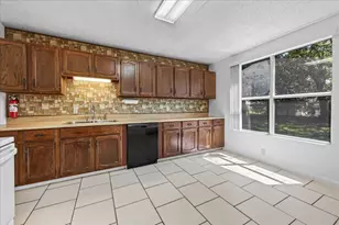 222 NW Moriarty St, Fort Walton Beach, FL 32548 - Photo 15