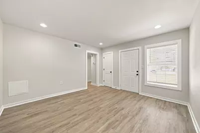 316 SW Hollywood Boulevard, Fort Walton Beach, FL 32548 - Photo 11
