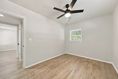 316 SW Hollywood Boulevard, Fort Walton Beach, FL 32548 - Photo 13