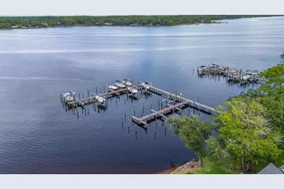 7271 Majestic Boulevard, Navarre, FL 32566 - Photo 5