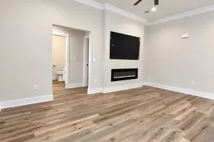 880 E Walnut Ave, Crestview, FL 32539 - Photo 11