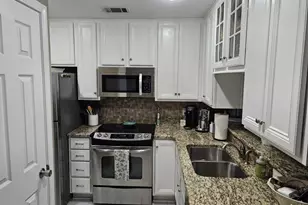 208 Westlake Ct, Niceville, FL 32578 - Photo 3