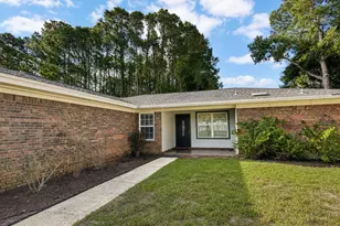 245 Echo Cir, Fort Walton Beach, FL 32548 - Photo 3