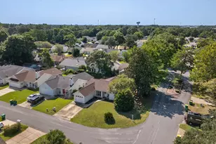 139 Midland Ct, Niceville, FL 32578 - Photo 9