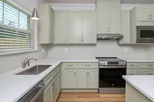 445 E Cobb Ave, Crestview, FL 32539 - Photo 11