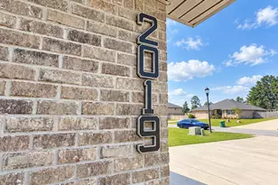 2019 Broad St, Crestview, FL 32536 - Photo 3
