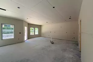 805 S Cedar Ave, Niceville, FL 32578 - Photo 3