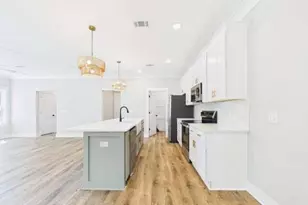 805 S Cedar Ave, Niceville, FL 32578 - Photo 13