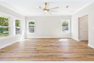 805 S Cedar Avenue, Niceville, FL 32578 - Photo 17
