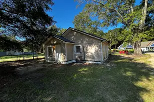 1063 S Wilson St, Crestview, FL 32536 - Photo 11