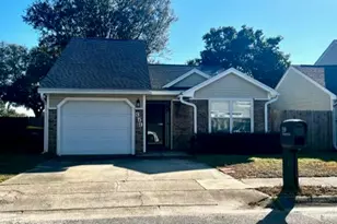 359 NW Canterbury Circle, Fort Walton Beach, FL 32548 - Photo 1
