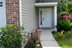 71 10th St, Shalimar, FL 32579 - Photo 3