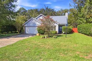 2129 Bellmeade Cir, Navarre, FL 32566 - Photo 3