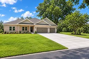 427 Ed St, Fort Walton Beach, FL 32547 - Photo 1