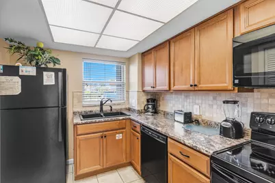 909 Santa Rosa #118, Fort Walton Beach, FL 32548 - Photo 3