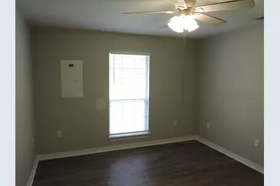 692 E Williams Avenue, Crestview, FL 32539 - Photo 11