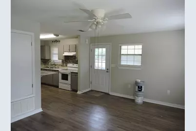 692 E Williams Avenue, Crestview, FL 32539 - Photo 7