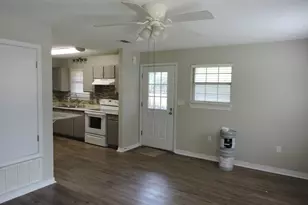 692 E Williams Ave, Crestview, FL 32539 - Photo 7
