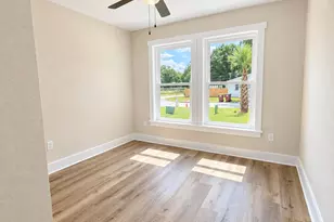 878 E Walnut Ave, Crestview, FL 32539 - Photo 13