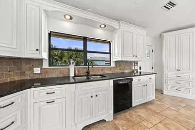 757 Seahorse Avenue, Fort Walton Beach, FL 32548 - Photo 9