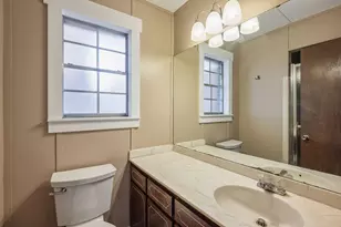 305 17th St, Niceville, FL 32578 - Photo 17