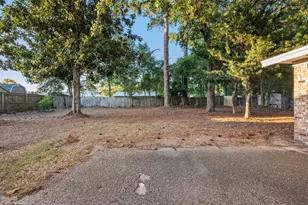 305 17th St, Niceville, FL 32578 - Photo 21