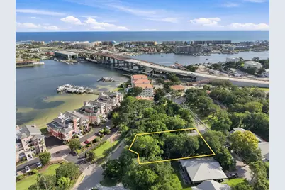 237 SE Brooks Street, Fort Walton Beach, FL 32548 - Photo 1