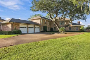 259 NW Sleepy Oaks Ln, Fort Walton Beach, FL 32548 - Photo 1