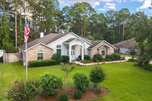 205 Yacht Club Dr, Niceville, FL 32578 - Photo 1