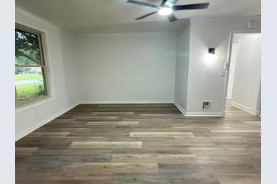 215 E 3rd Avenue, Crestview, FL 32536 - Photo 3