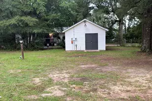 215 E 3rd Ave, Crestview, FL 32536 - Photo 29