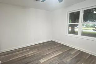 215 E 3rd Ave, Crestview, FL 32536 - Photo 23