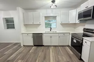 215 E 3rd Ave, Crestview, FL 32536 - Photo 11