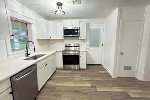 215 E 3rd Ave, Crestview, FL 32536 - Photo 19